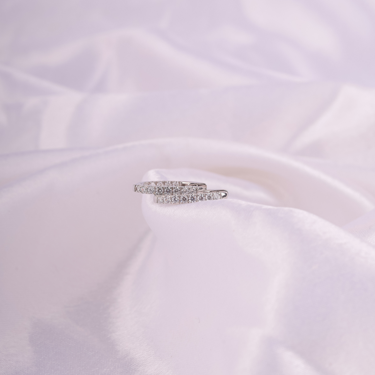 Elariss Oval Huggie Earring