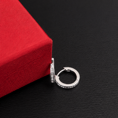 Elariss Classic Huggie Earring