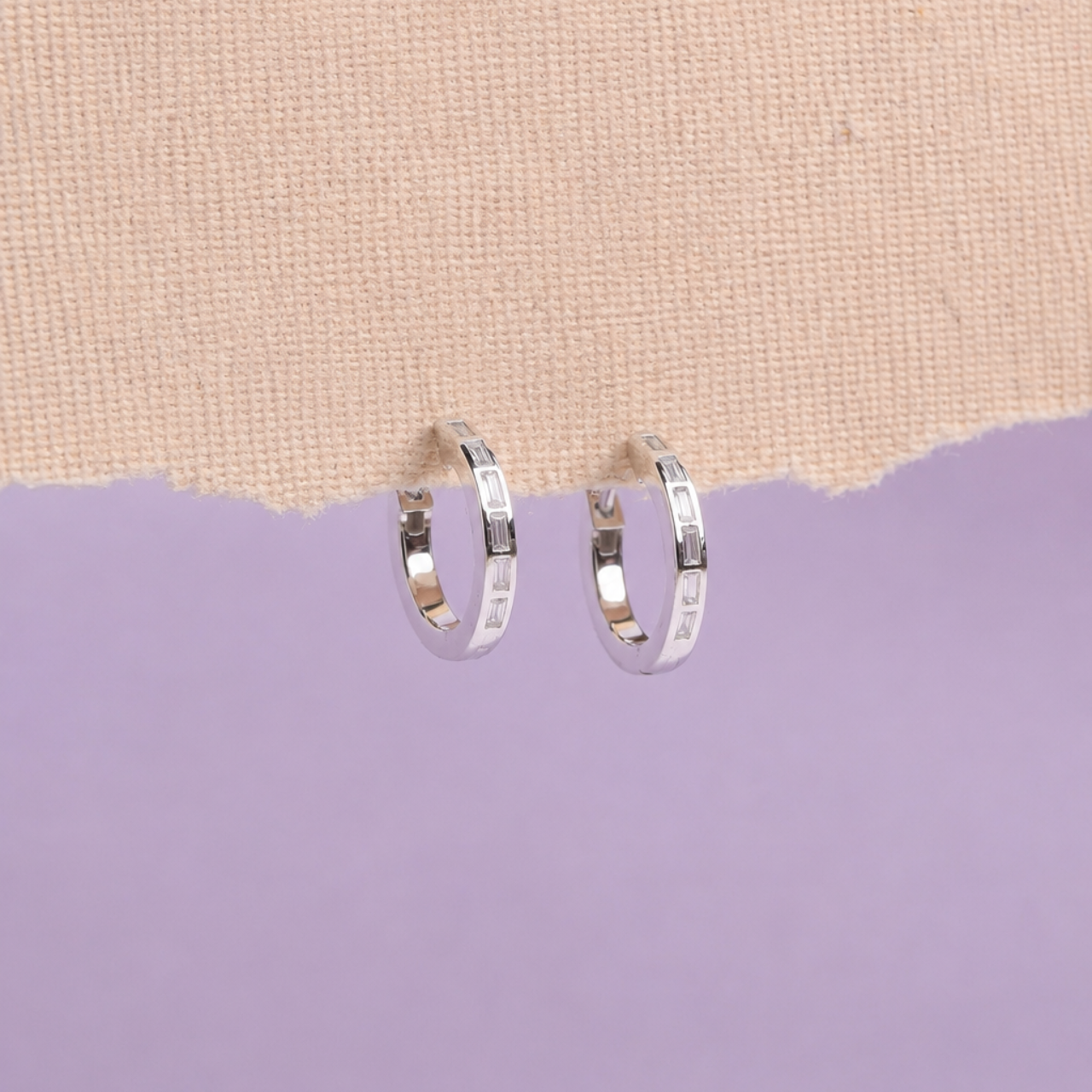 Elariss Classic Huggie Earring
