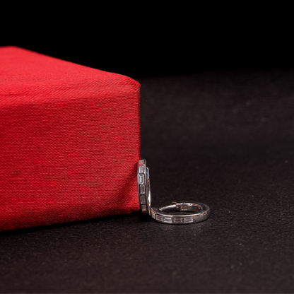 Elariss Classic Huggie Earring