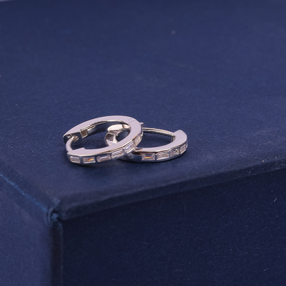 Elariss Classic Huggie Earring