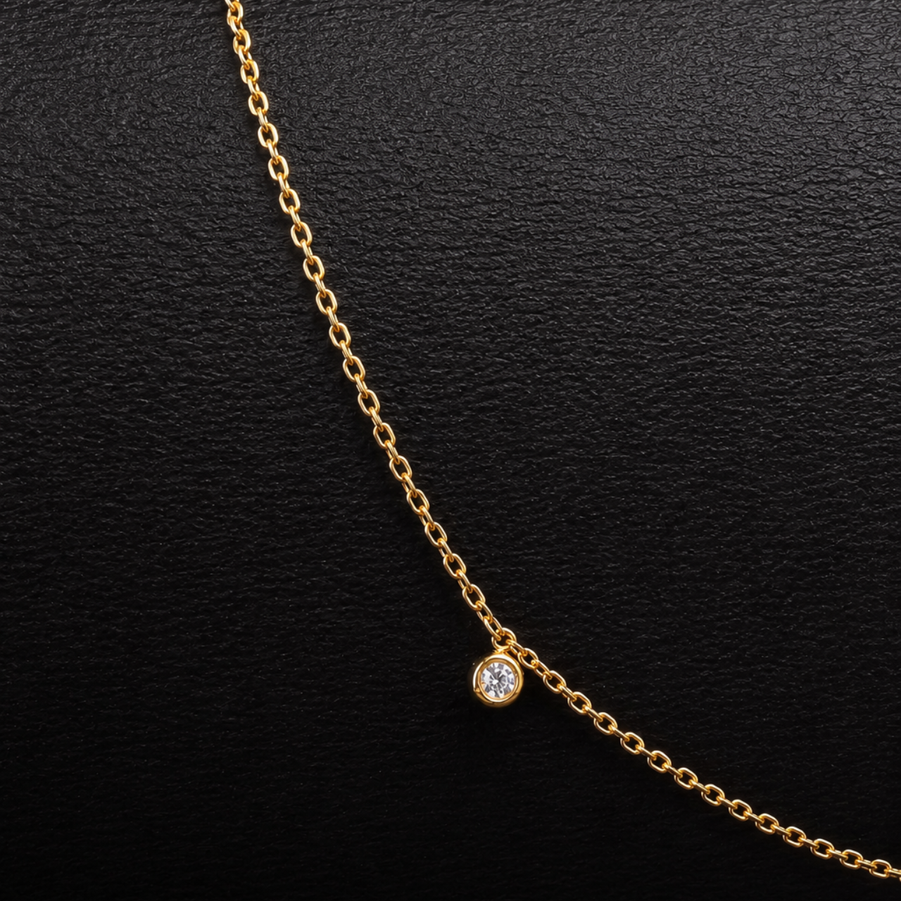 ELARISS GLINT NECKLACE